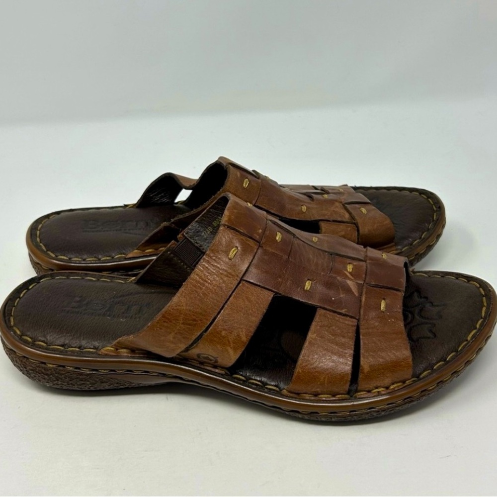 Born Gladiator Style Brown Woven Leather Slip On Sandals Size 7, great condition